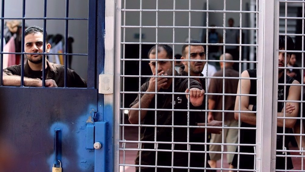 Rights group says Israel deliberately infecting Palestinian prisoners, denying them treatment