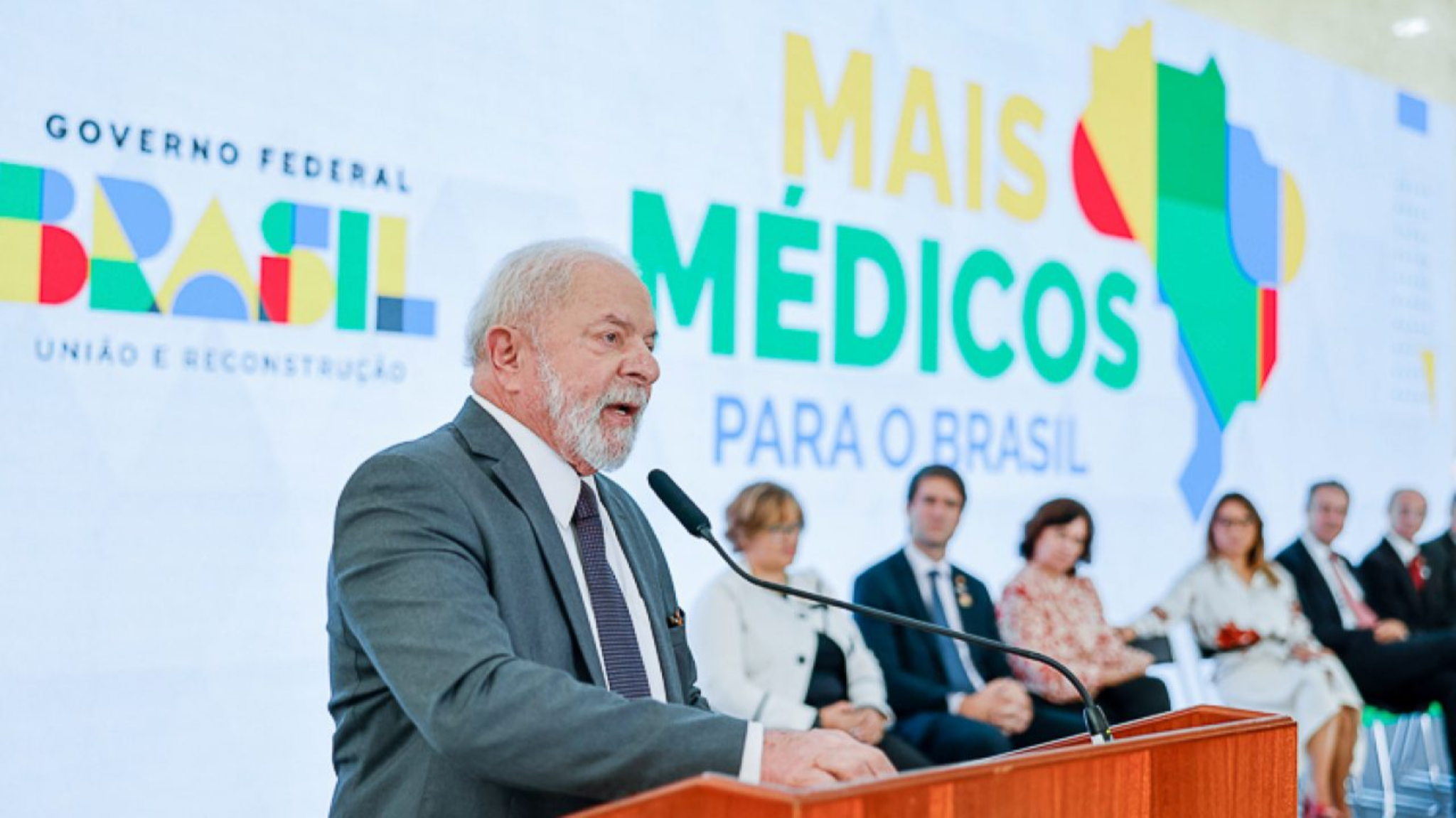 Lula valide le retour du programme Mais Médicos au Brésil