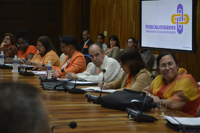 Le programme national pour la promotion de la femme est vérifié à Cuba