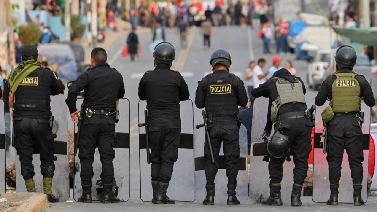 Pérou: Le gouvernement confirme le déploiement de 24 000 policiers contre les manifestations à Lima
