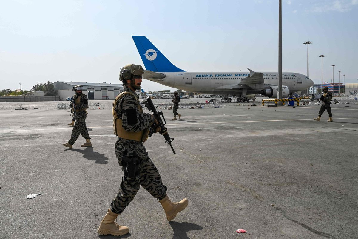 Estados Unidos dialogará con talibanes por primera vez tras salida de Kabul