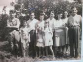 Foto familiar de derecha a Izquierda Benigno Santamaría, Yolanda Vázquez, Aida Santamaría, Abel, su tía Clafira, Adolfo Vázquez, su tío paterno Nicanor y sus primas Irma y Mery. Foto: Jessica Arroyo Malvarez/RHC