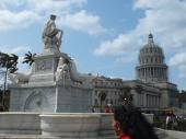 Fuente de la India , también conocida como La Noble Habana. Representa la imagen de la India Habana, en cuyo honor fue nombrada la ciudad. SE encuentra ubicada al final del paseo de Isabel II o del Prado, a unos pasos de la Avenida Máximo Gómez, que popularmente se conoce como la calle Monte, aproximadamente a unos 100 metros al sur del Capitolio Nacional de Cuba. 