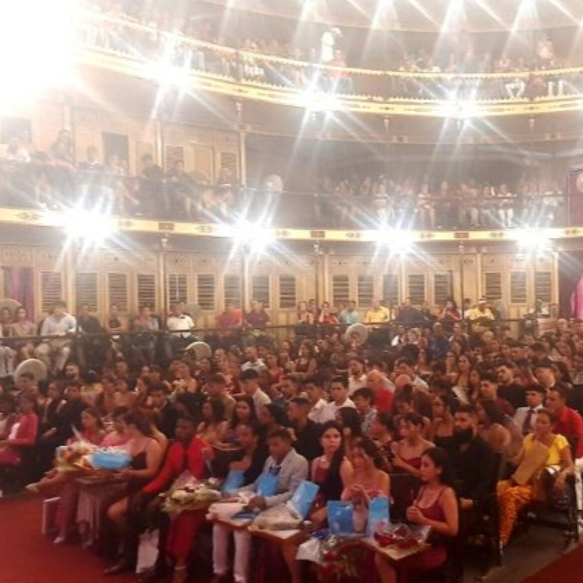 Graduó Universidad de Cienfuegos a 855 nuevos profesionales