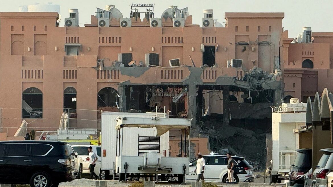 Edificio blanco del ataque israelí en Doha, Qatar.(Reuters/Ibraheem Abu Mustafa)