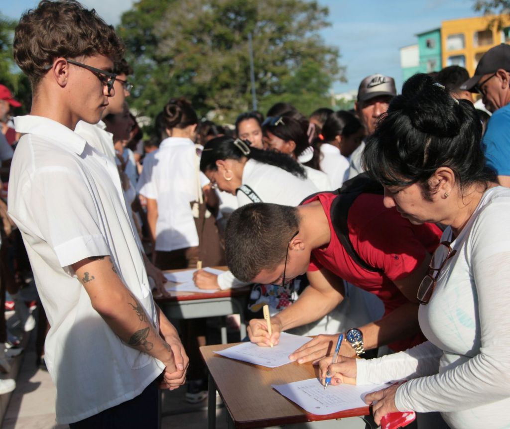 Firman en Sancti Spíritus.