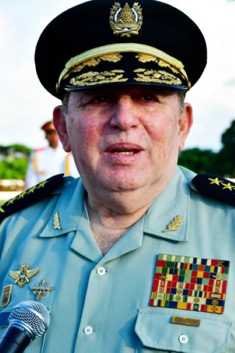 General de Ejército Julio César Avilés Castillo