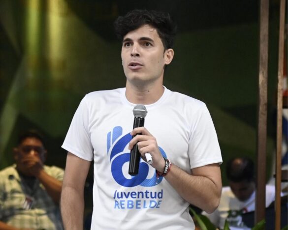 Jóvenes de diversos sectores de la sociedad cubana presentes en en el encuentro.