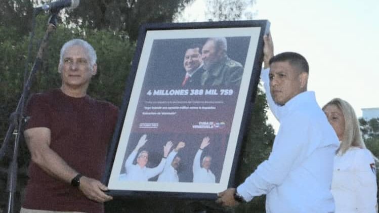Cuba ratifica su hermandad revolucionaria con Venezuela en acto de solidaridad 