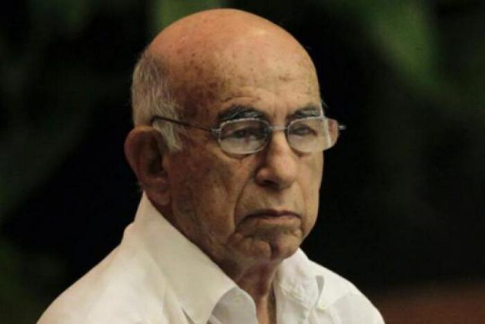 Machado Ventura ha recibido numerosas condecoraciones estatales, entre ellas el Título Honorífico de Héroe de la República de Cuba y la Orden Playa Girón. Foto tomada de Misiones Diplomáticas de Cuba