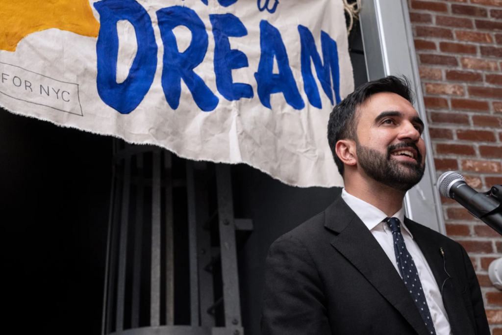 Zohran Mamdani: . “La verdad es tan simple como innegociable: necesitamos que los neoyorquinos puedan tener una vida con dignidad”. (Foto captura de pantalle The Wall Streeet Journal) Zohran Mamdani,