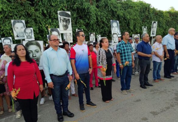 Homenaje víctimas del crimen de Barbados.