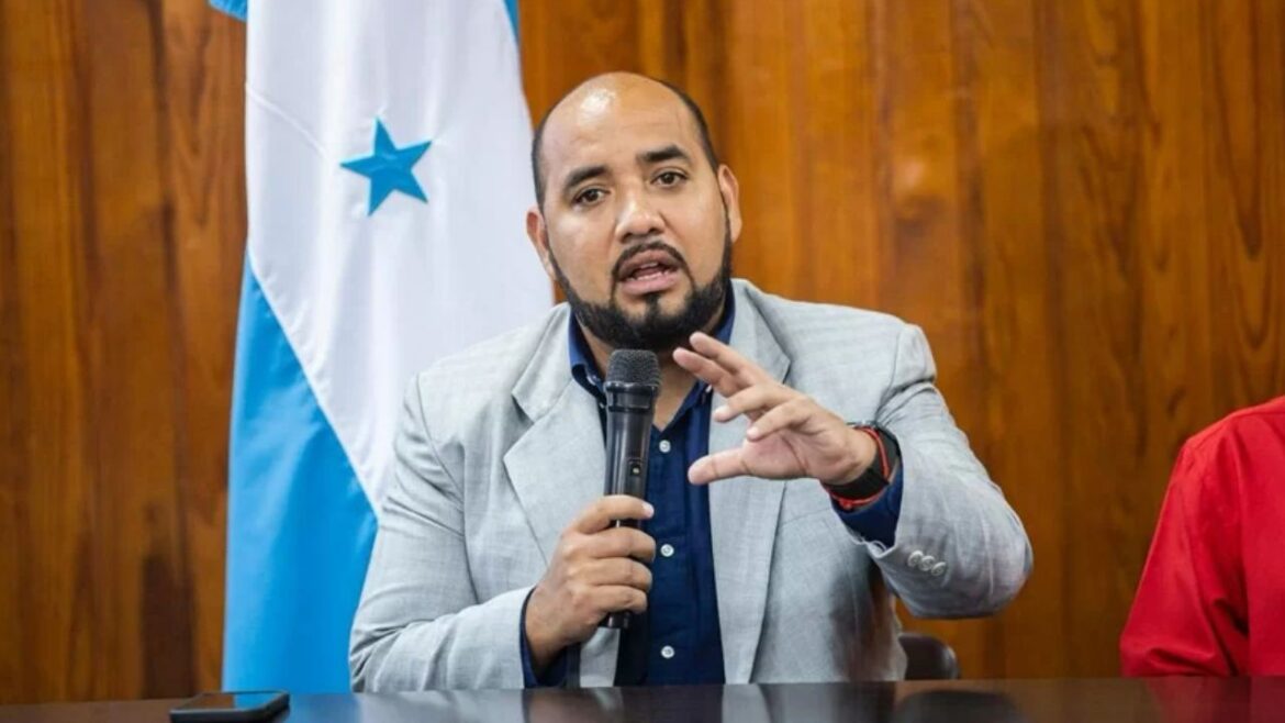 Ministro de Educación de Honduras, Daniel Sponda