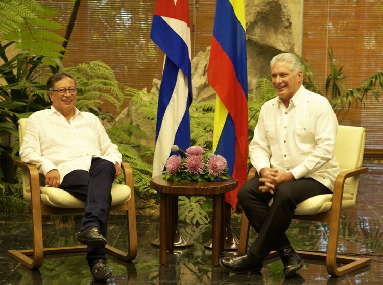 petro-diaz-canel-750×558