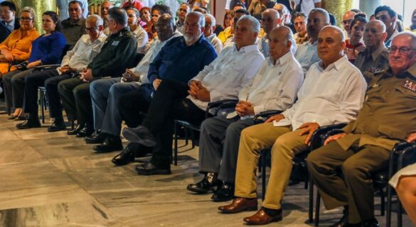 Presentan en La Habana, colección de libros sobre Raúl Castro
