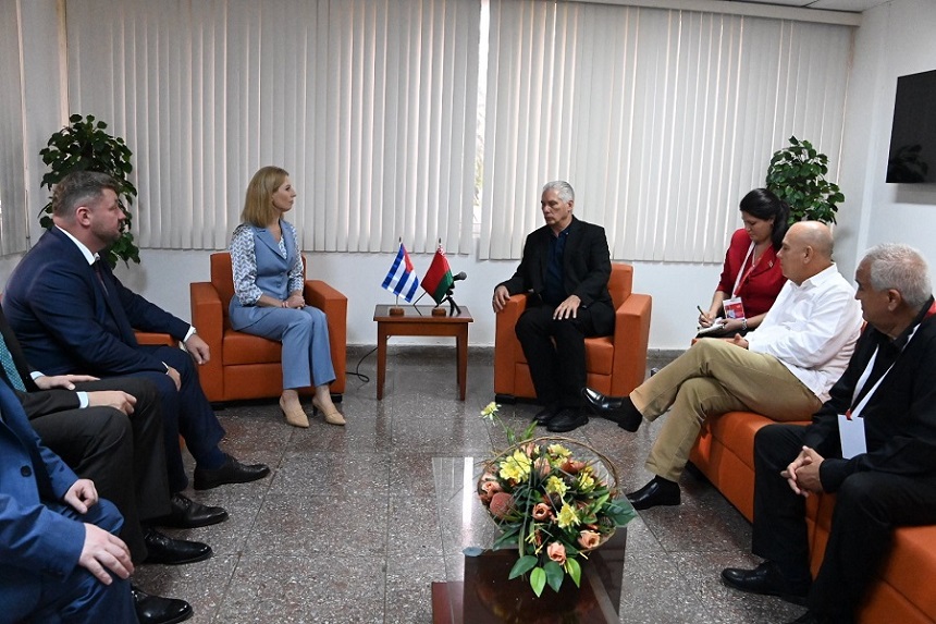 La visita sirve para fortalecer las relaciones históricas entre ambos pueblos, Gobiernos y partidos, dijo el mandatario cubano