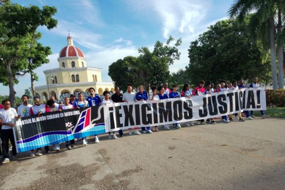 Homenaje victimas crimen de Barbados.
