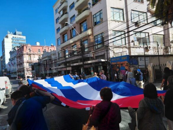 Solidaridad con Cuba en Valparaiso, Chile.