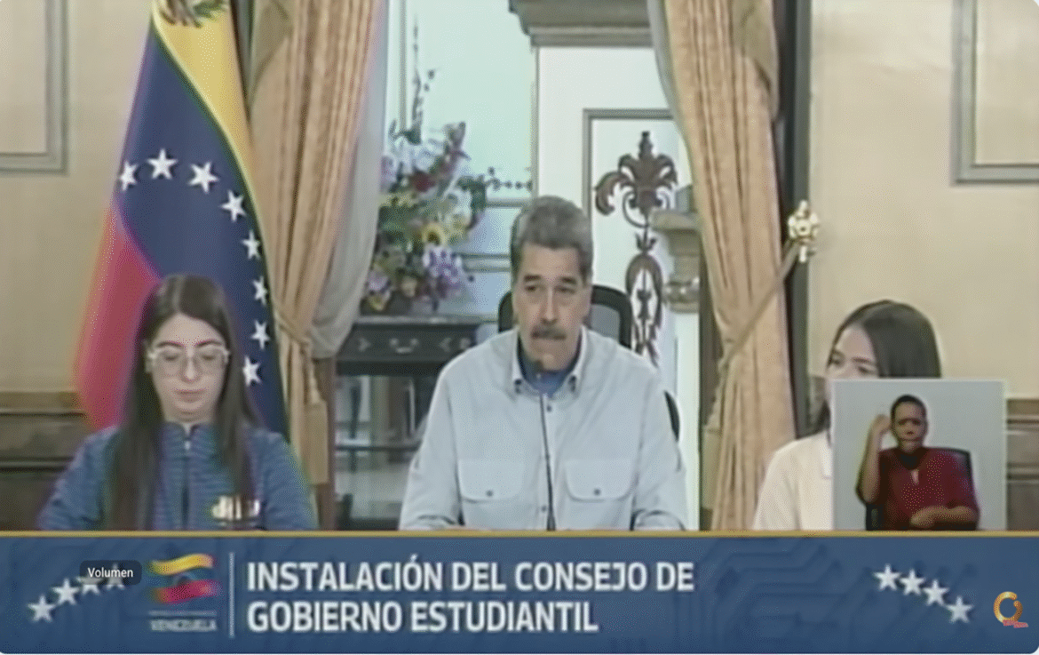 Presidente de Venezuela instala Consejo de Gobierno estudiantil