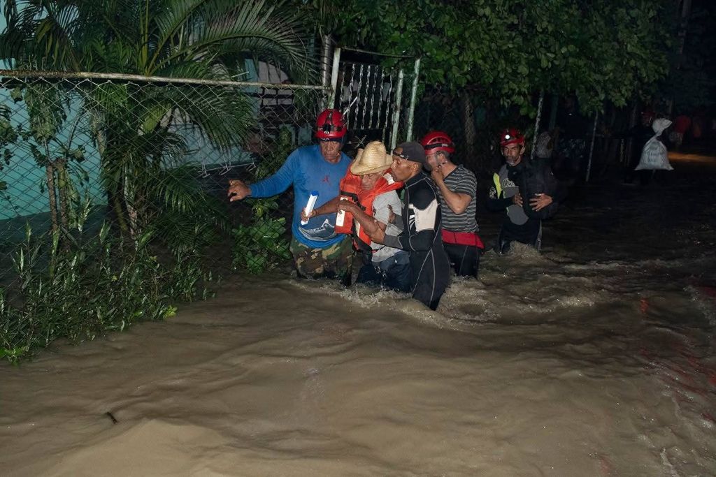 evacuados por huracán Melissa