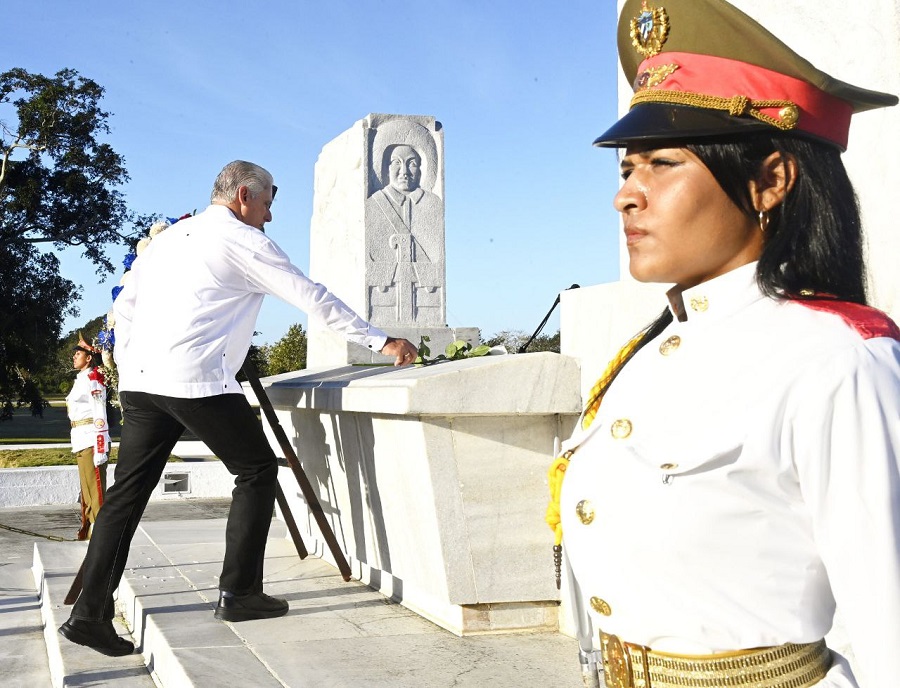 Tributo del pueblo de Cuba al Titán de Bronce