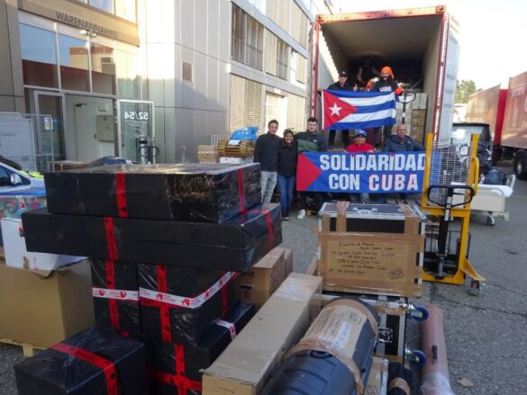 Miembros de la Organización No Gubernamental Sodepaz, de España.