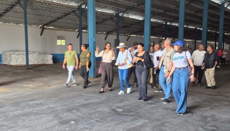 Embajadora de Sudáfrica en Cuba rinde homenaje al Che en Villa Clara