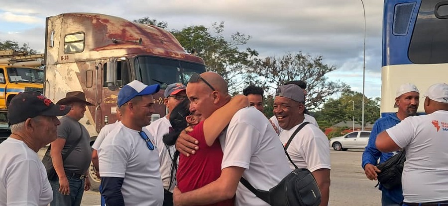 Trabajadores de la Empresa Eléctrica de Villa Clara regresaron a la Patria chica