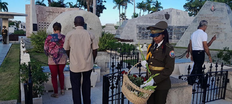 La Patria rinde su primer homenaje a Fidel y Martí
