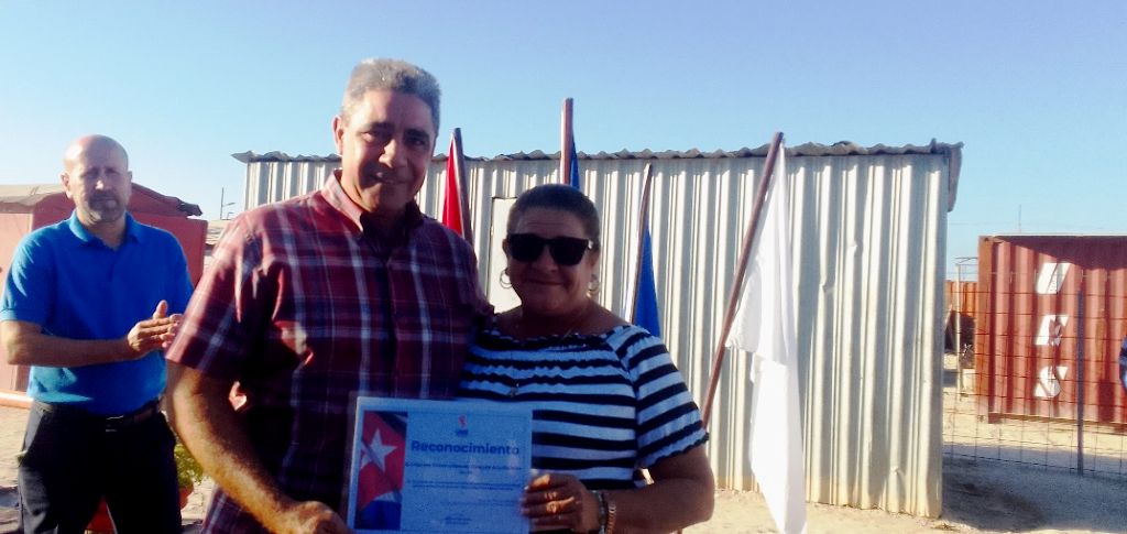 Reconocimiento especial al constructor principal de la obra, Empresa Constructora de Obras de Arquitectura No. 37 (ECOA 37)