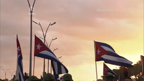 Reafirmación y tributo en marcha del pueblo combatiente