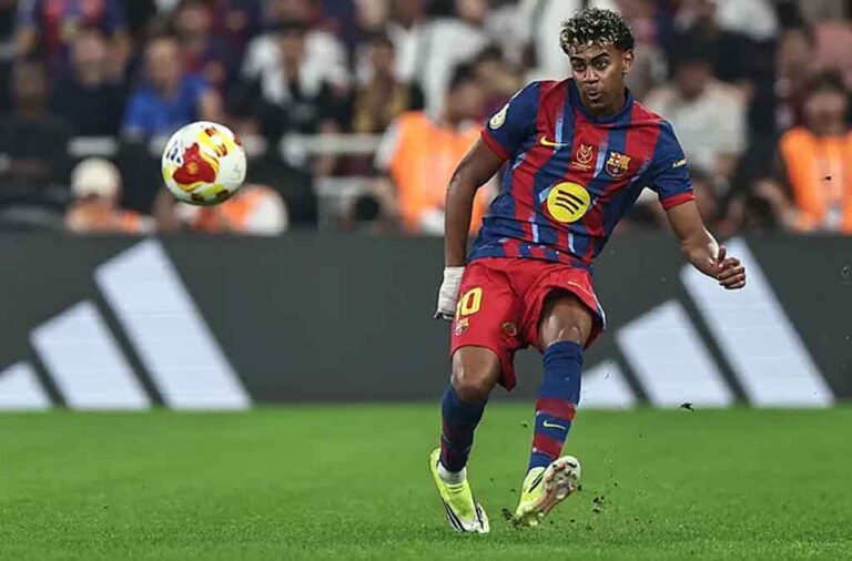 Barcelona Enjoys a Good Run, Real Madrid Expects Boos at the Bernabéu