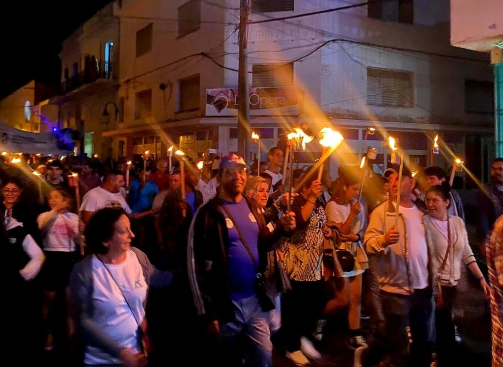 Marcha de las antorchas en Camagüey.