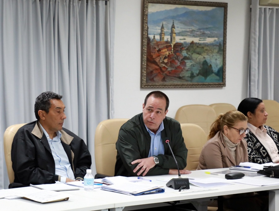 Exigencia, precisión e integralidad para solucionar los problemas del pueblo