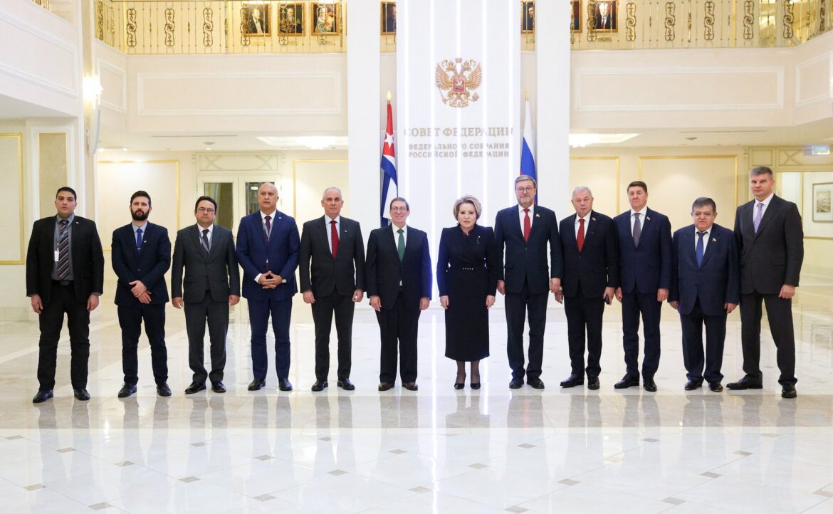 Valentina Matvienko y Bruno Rodríguez.