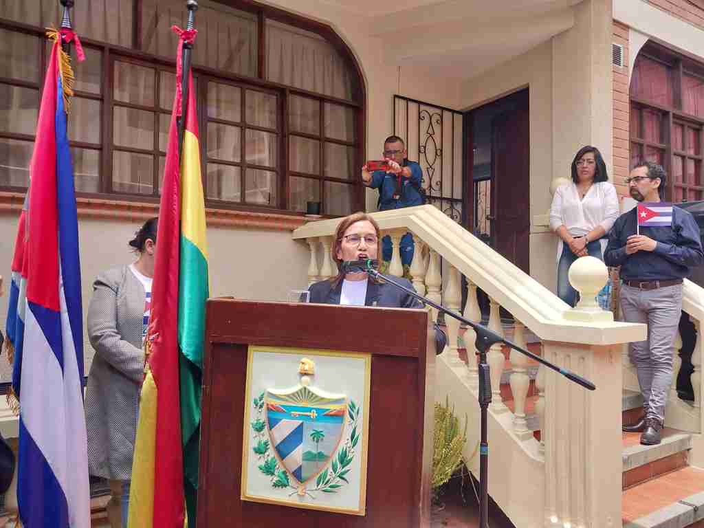 Cuban ambassador to Bolivia denounces criminality of U.S. blockade
