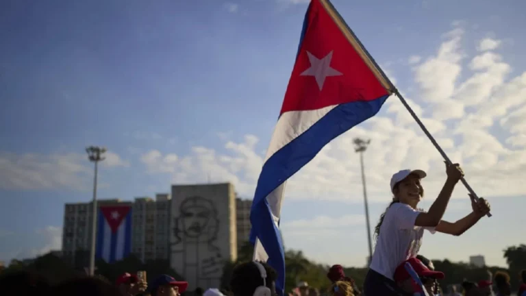 Mexican intellectuals urge U.S. cultural community to support Cuba against the blockade