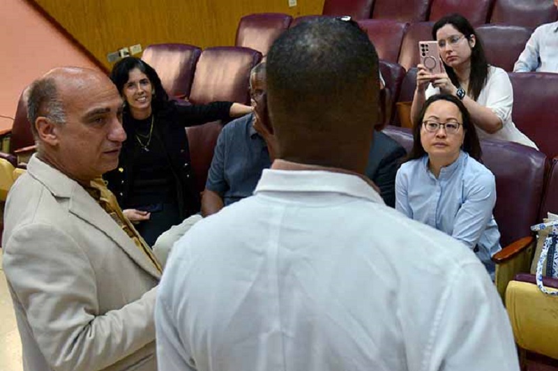 Profundizan líderes religiosos sobre estado de la oncología cubana