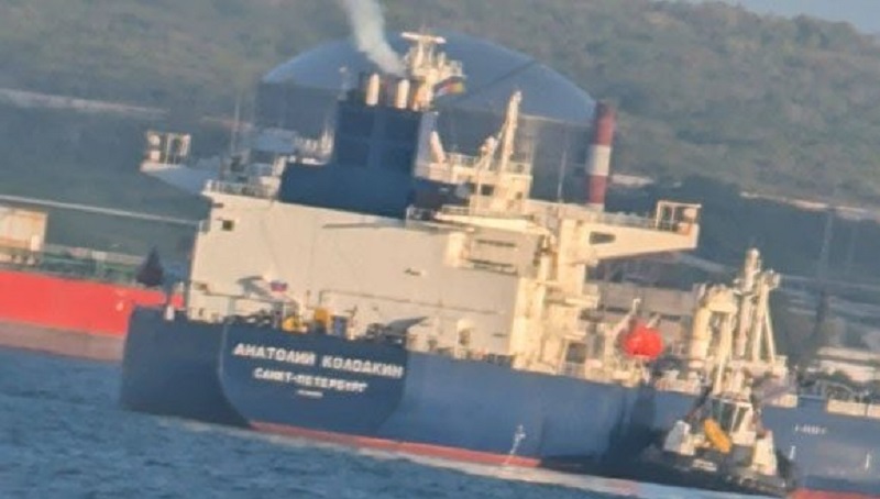 Petrolero ruso con cien mil toneladas de crudo en puerto de Matanzas