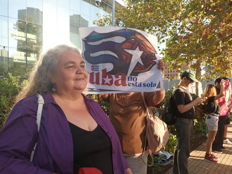 Protestan ante embajada de EE.UU. en Chile contra bloqueo a Cuba 