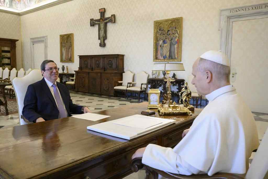 Canciller cubano en el Vaticano. 