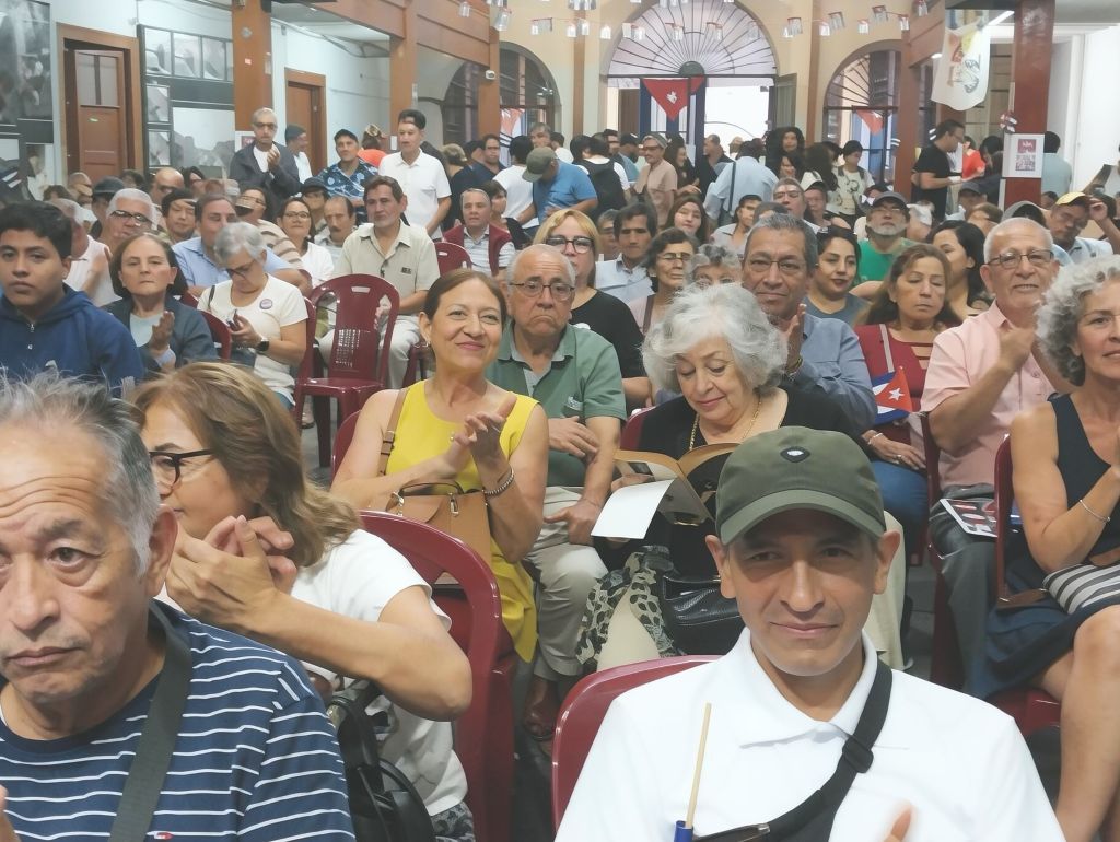 Solidaridad con Cuba en Perú