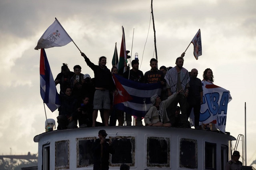 Flotilla “Nuestra América” en puerto de La Habana con carga solidaria desde México