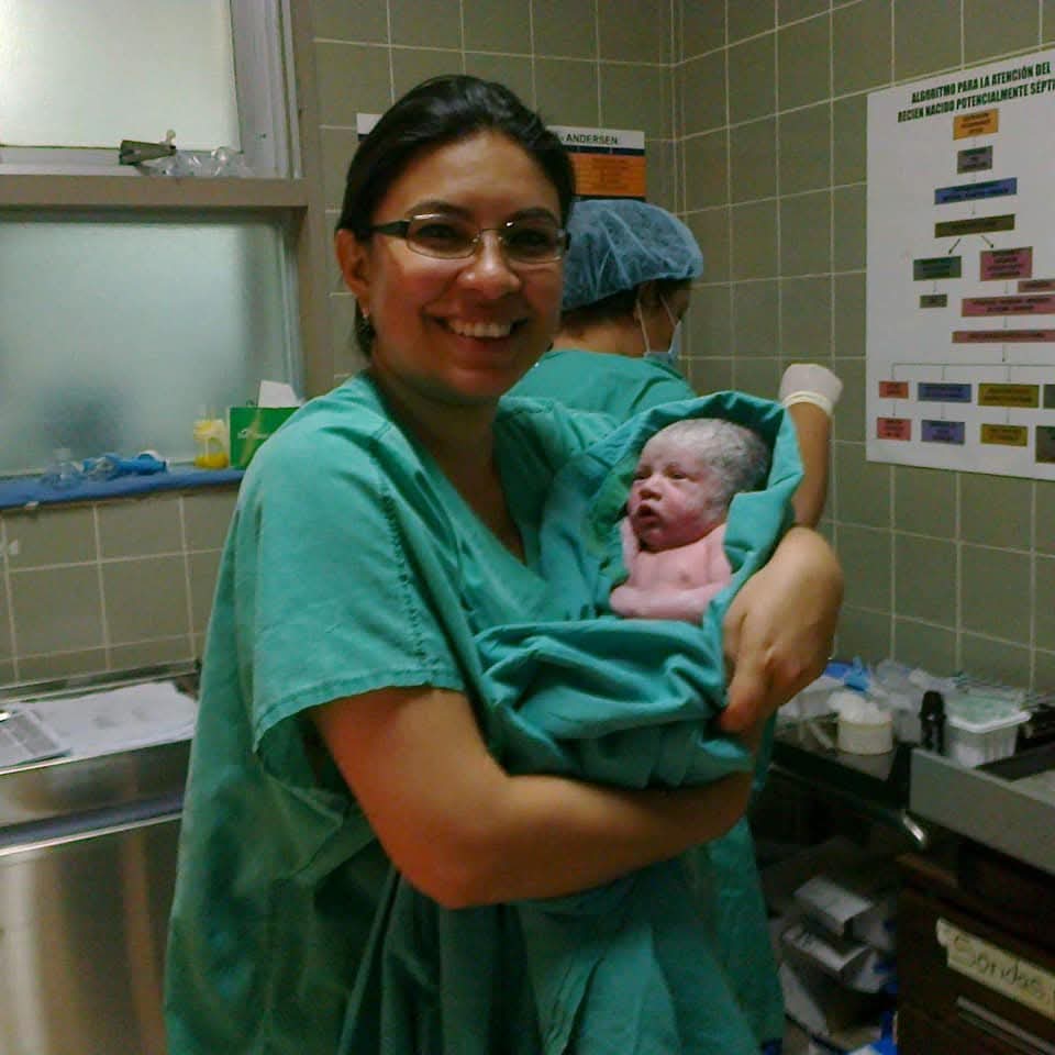 Médico hondureña graduada en la ELAM