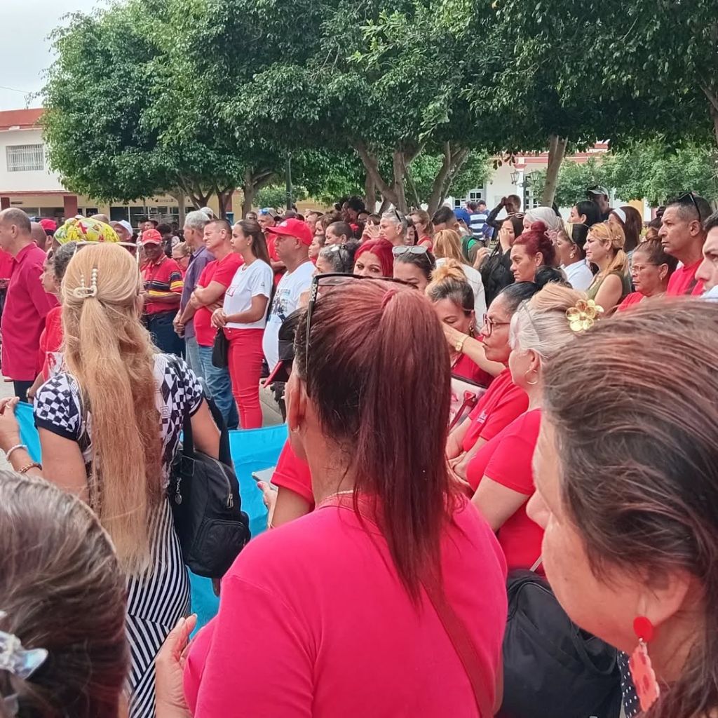 Granma condena el bloqueo.