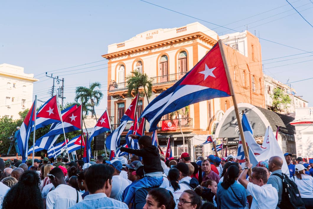 . La Patria definitivamente se defiende. 