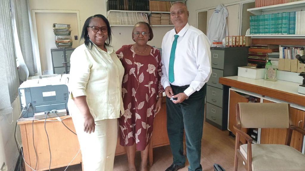 Dr Emilio Galano Stivens, Especialista de I y II Grado en Anatomía Patológica,