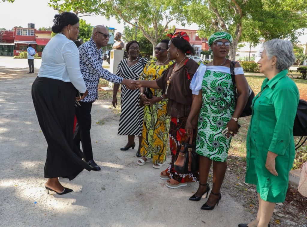 Lebbius Tangeni Tobias, embajador de Namibia en Cuba.