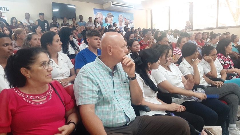 Defensa de Raúl Castro y de la Patria en la Universidad de Ciencias Médicas de Cienfuegos.