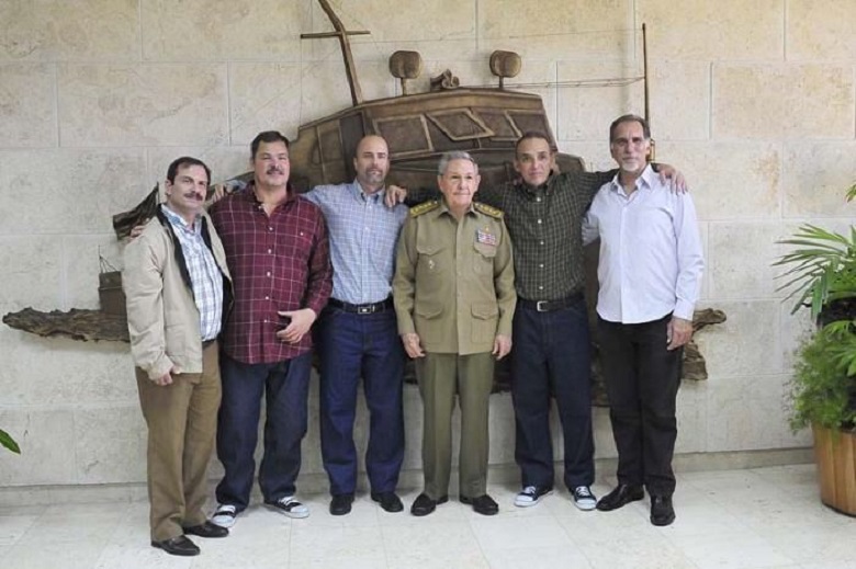 General de Ejército Raúl Castro Ruz y los Cinco Héroes